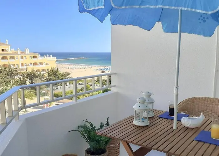 Апартаменти Cozy Beach Front *